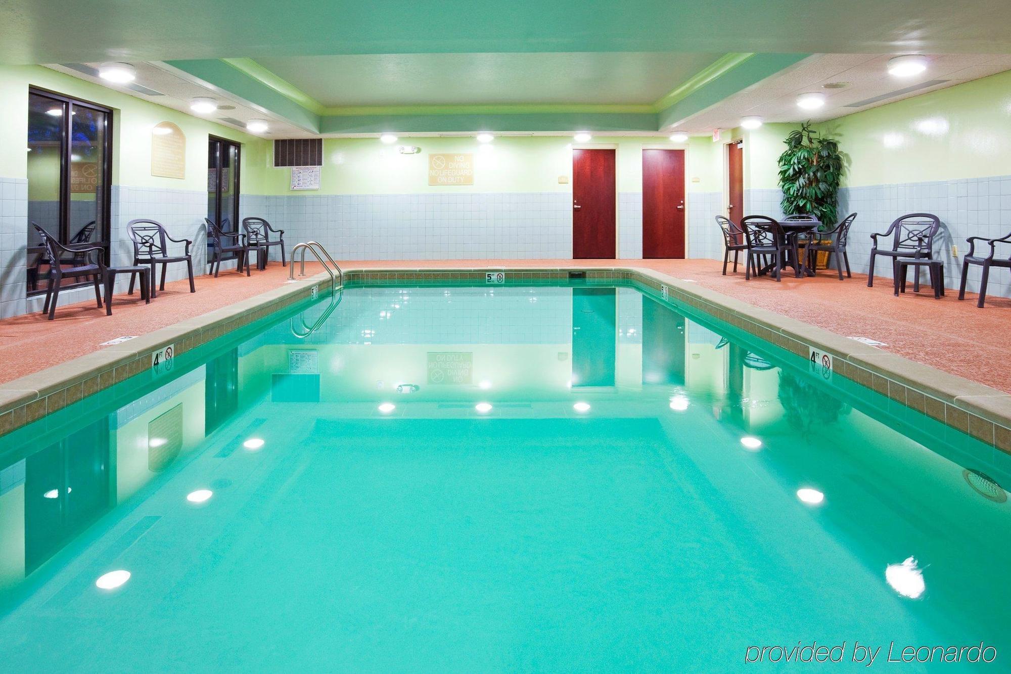Holiday Inn Express & Suites Lebanon-Nashville Area By Ihg Facilidades foto